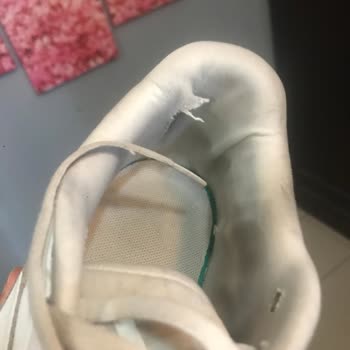 Adidas Spor Ayakkabım Kısa Sürede Yıprandı, Değişim Sözü Tutulmadı