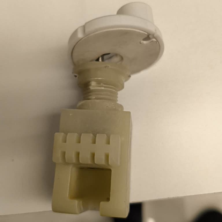 Yetkili Servis Olduğu Söylenen Firmadan 1 Ayda Basit Parça Temin Edilemedi