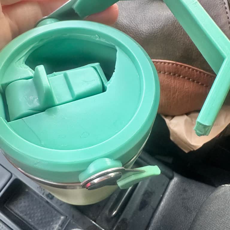 Garantisi Devam Eden Karaca Termosun Kapağı Temin Edilemiyor, Çözüm Sunulmuyor