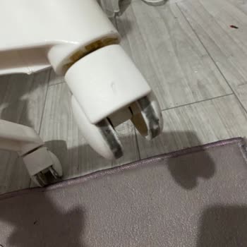 Almila Mobilya Çocuk Sandalyesi Tekerleri Güvenlik Ve Zemin Sorunu