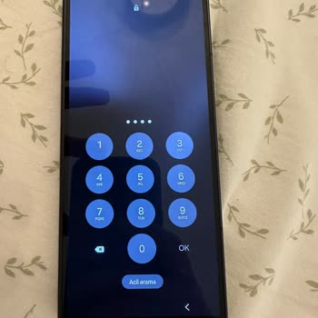 Samsung Z Floyd 7 Güncelleme Sonrası PIN1 Sorunu Ve Önceki Modelde Ekran Arızası