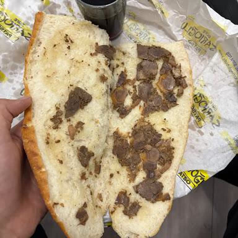 Sarıoğlu Büfe (Fikirtepe)'nin Kavurmalı Tostu Hayal Kırıklığı