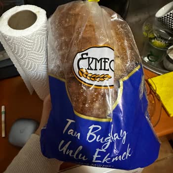 Ekmecik Tam Buğday Ekmeğinde Taş Parçası: Sağlık Ve Güvenlik Riski!