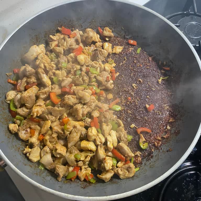 Karaca Züccaciye Yapışmaz Özellikli Tava Kısa Sürede Kullanılamaz Hale Geldi