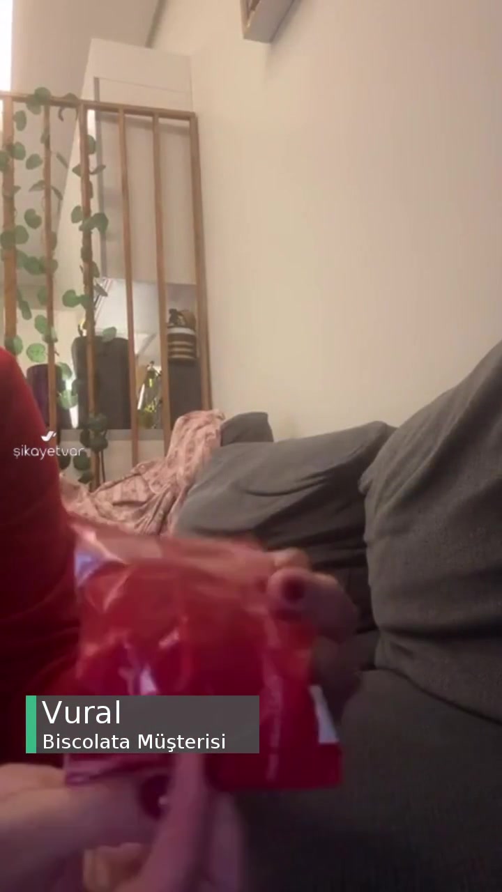 Eksik Biscolata Dolgulu Bisküvi! videonun kapak resmi
