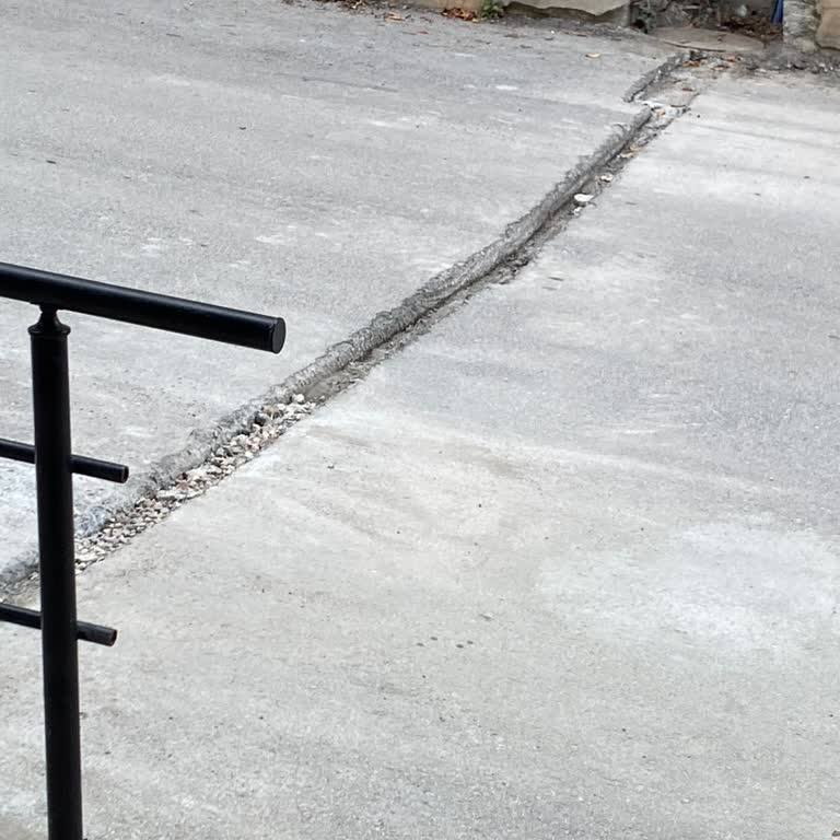 Türk Telekom Altyapı Çalışması Sonrası Mahallemizde Onarılmayan Hasar