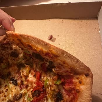 Little Caesars Yanlış ve Kalitesiz Ürün Teslimatı İle Olumsuz Müşteri İletişimi