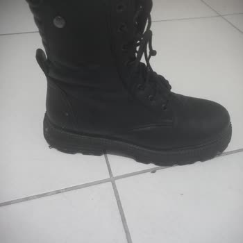 Giydiğimde Dayanılmaz Ağrı Yapan Bot Sağlığımı Olumsuz Etkiliyor