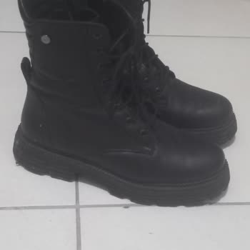 Giydiğimde Dayanılmaz Ağrı Yapan Bot Sağlığımı Olumsuz Etkiliyor