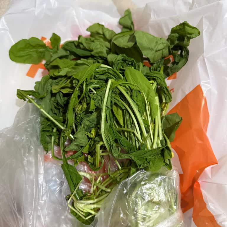 Migros Hemen'den Bayat Ve Solmuş Sebze Teslimatı: Tazelik Beklerken Hayal Kırıklığı