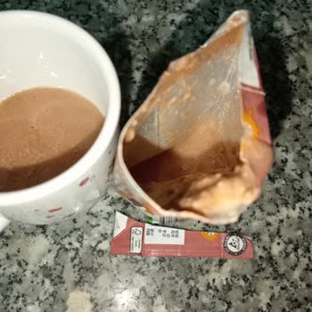 Taze Alınan Sütaş Çikolatalı Süt Bozuk Çıktı, Sağlığımız Risk Altına Girdi