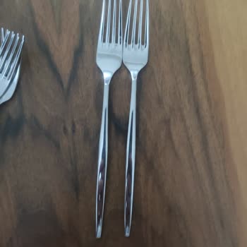 Prestijli Markadan Aldığım Yemek Takımı Ve Çatal Kaşık Setinde Hayal Kırıklığı: Silinen Yazılar, Hatalı Parçalar