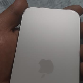 Yeni İphone 16 Pro'da Renk Atması Hayal Kırıklığı Yarattı