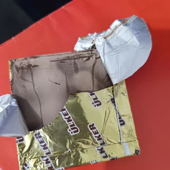 Ülker Bol Sütlü Çikolata Beklenmedik Şekilde Beyazlamış