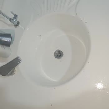 Dayanıklı Denilen Boya Kısa Sürede Soyuldu, Mutfağım Zarar Gördü