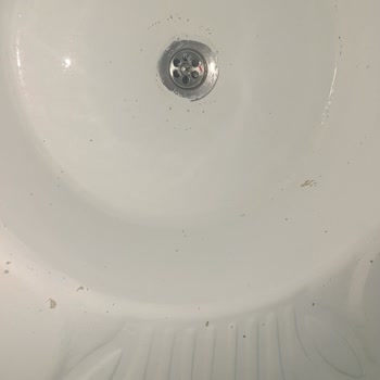 Dayanıklı Denilen Boya Kısa Sürede Soyuldu, Mutfağım Zarar Gördü