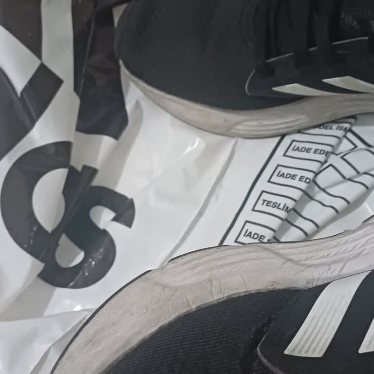 Adidas Ayakkabılarda 3 Ayda Dikiş Açılması Ve İade Talebinin Reddi