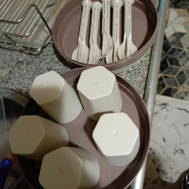 Eksik Parçalı Piknik Seti Ve İlgisiz Mağaza Hayal Kırıklığı