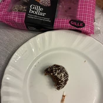 Atıştırmalıkta Çıkan Plastik Parçası Endişe Yarattı