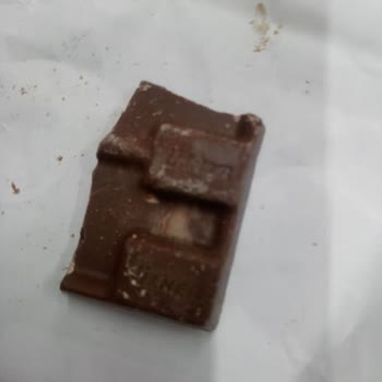 Taze Tarihli Ülker Antep Fıstıklı Çikolatada Küf Ve Bozukluk Sonrası Yaşadığım Sağlık Sorunu