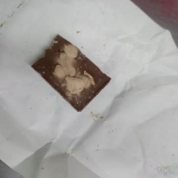 Taze Tarihli Ülker Antep Fıstıklı Çikolatada Küf Ve Bozukluk Sonrası Yaşadığım Sağlık Sorunu