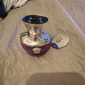 Versace Parfüm Kapağı Kısa Sürede Koptu, Kaliteye Güvenim Sarsıldı