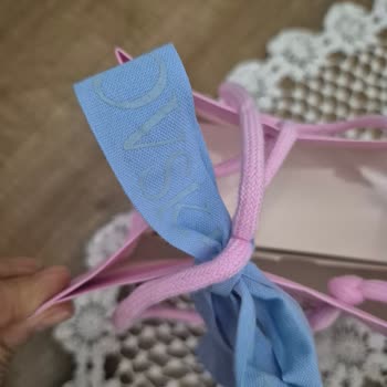 Swarovski Mağazasında Çalışan Personelin Alaycı Ve Saygısız Tavrı Alışveriş Keyfimi Bozdu