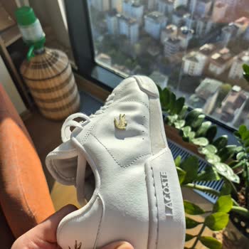 Zapatos Lacoste deformados tras un mes, solicito cambio o reembolso