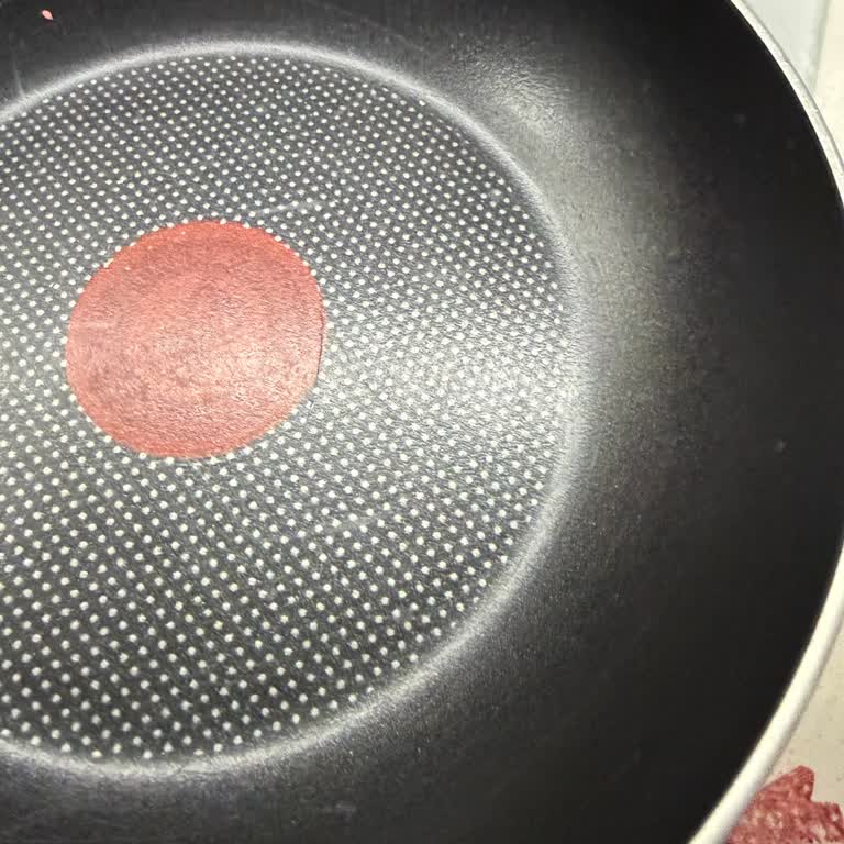 Tefal Tava Kısa Sürede Çizildi, Orijinallik Ve Üretim Hatası Şüphesi!