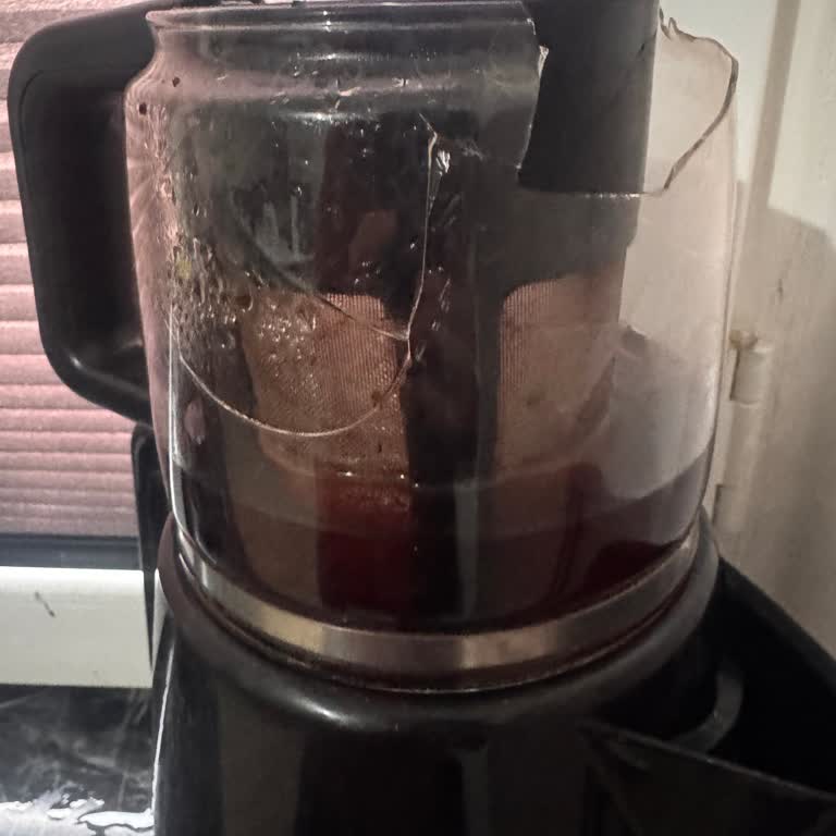 Kısa Sürede Çatlayan Cam Demlik Ve Ücretli Yedek Parça Hayal Kırıklığı