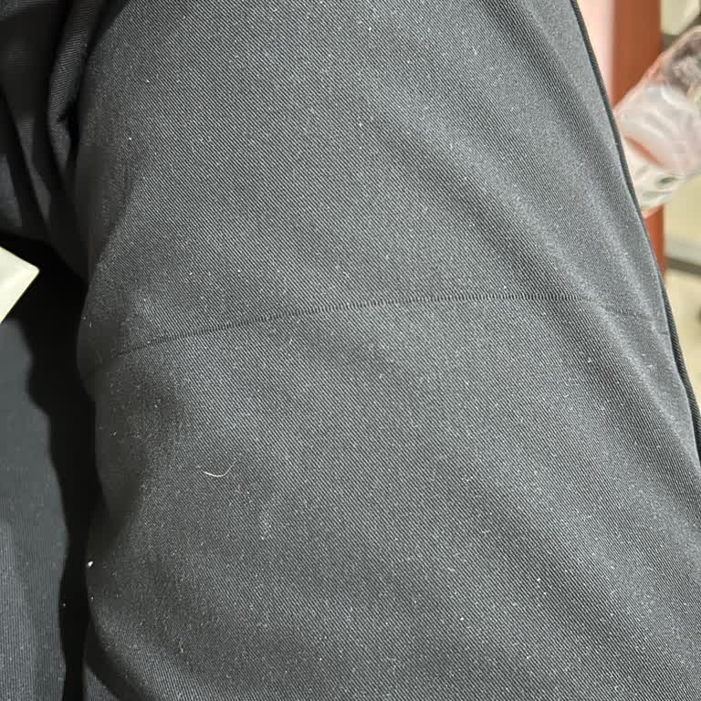 İlk Giyimde Dikişleri Atan Pantolon Nedeniyle Büyük Hayal Kırıklığı Yaşadım