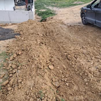 Yol Çalışması İhmaliyle Evimizi Sel Bastı, Can Ve Mal Güvenliğimiz Tehlikede