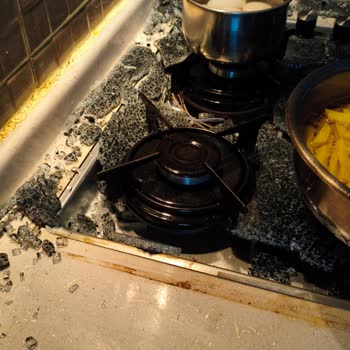 Kumtel Ankastre Ocak Camı Kendiliğinden Patladı, Güvenlik Riski Yaşadım