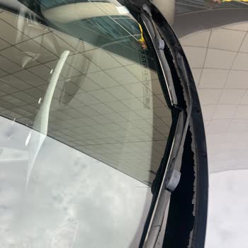 BMW F30 Ön Cam Fitilinin Kronik Sorunu Ve Ücretsiz Değişim Talebim