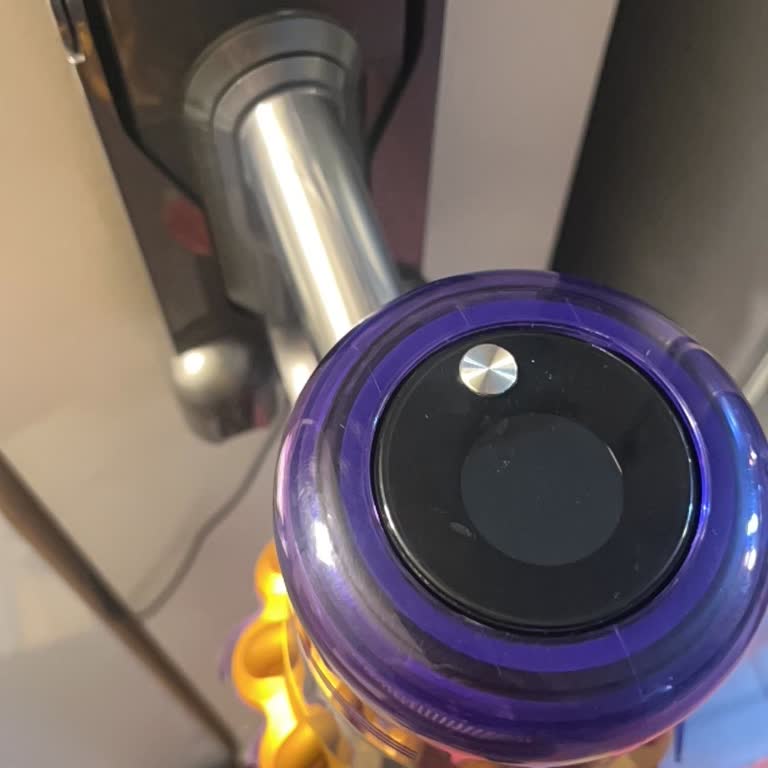 Dyson Süpürge Bataryası Kısa Sürede Tükendi, Yüksek Değişim Ücreti Mağduriyet Yarattı!