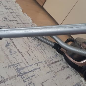 Philips Süpürge Borusu Kendi Kendine Kısalıyor, Temizlik Eziyete Dönüştü