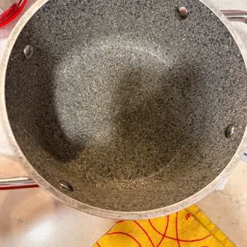 Jumbo Tencere Setinde Boya Atması Ve Müşteri Hizmetlerinden Yanıtsız Kalma