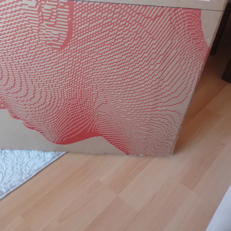 Kırık Gelen Televizyonun İadesi İçin Günlerdir Bekletiliyorum!