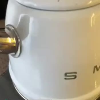 Smeg Ocak Üstü Kettle Kendiliğinden Soyulmaya Başladı Ve Giderek Arttı!