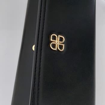 Derimod'dan Alınan Cüzdan 2 Günde Bozuldu, Trendyol Ve Mağaza Çözüm Sunmuyor