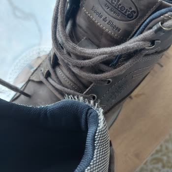 Aldığım Ayakkabının Üst Kısmında Sürekli İplik Çıkıyor, Çözüm Bekliyorum