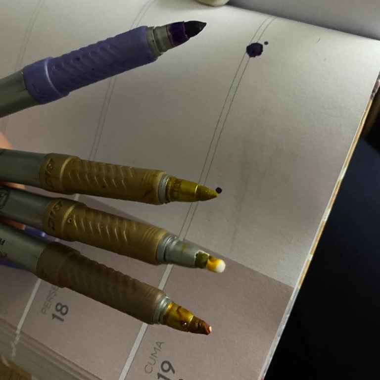 Bic Küf Ve Sızıntı Şoku: Kalemlerde Hayal Kırıklığı ve Yetersiz Destek