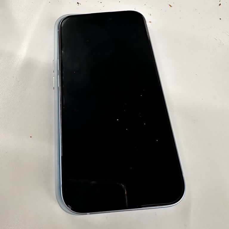 Yeni Aldığım İphone 15 Şarjda Aşırı Isınıyor Mağaza Çözüm Sunmuyor