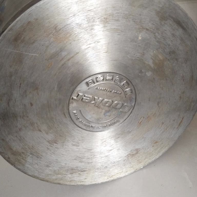 Cooker Çelik Tencere Setinde Paslanma Ve Renk Değişimi Hayal Kırıklığı