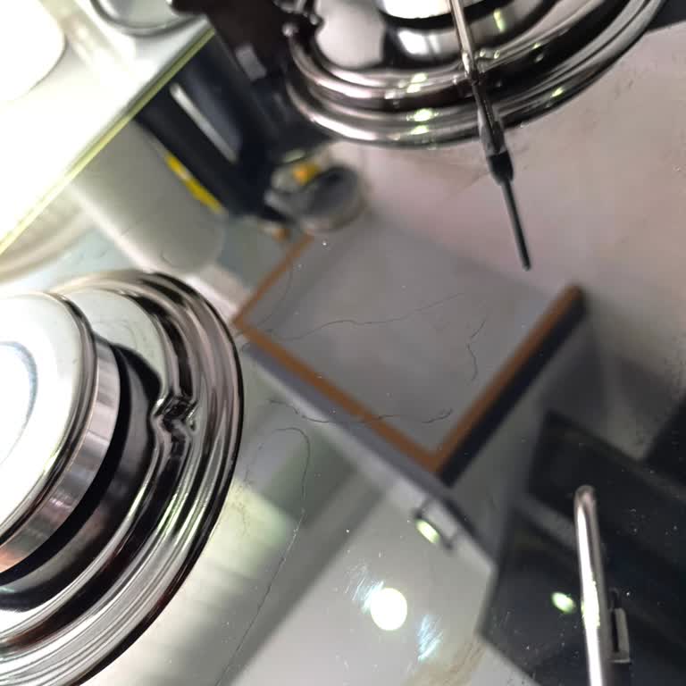 Yeni Cam Ankastre Ocakta İlk Kullanımda Kalıcı Lekeler Ve Müşteri Hizmeti Yanıtı Yok