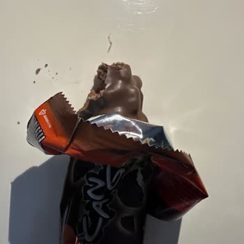 Çikolatadan Çıkan Plastik Parça Güvenimi Sarstı Çocuğum İçin Endişeliyim