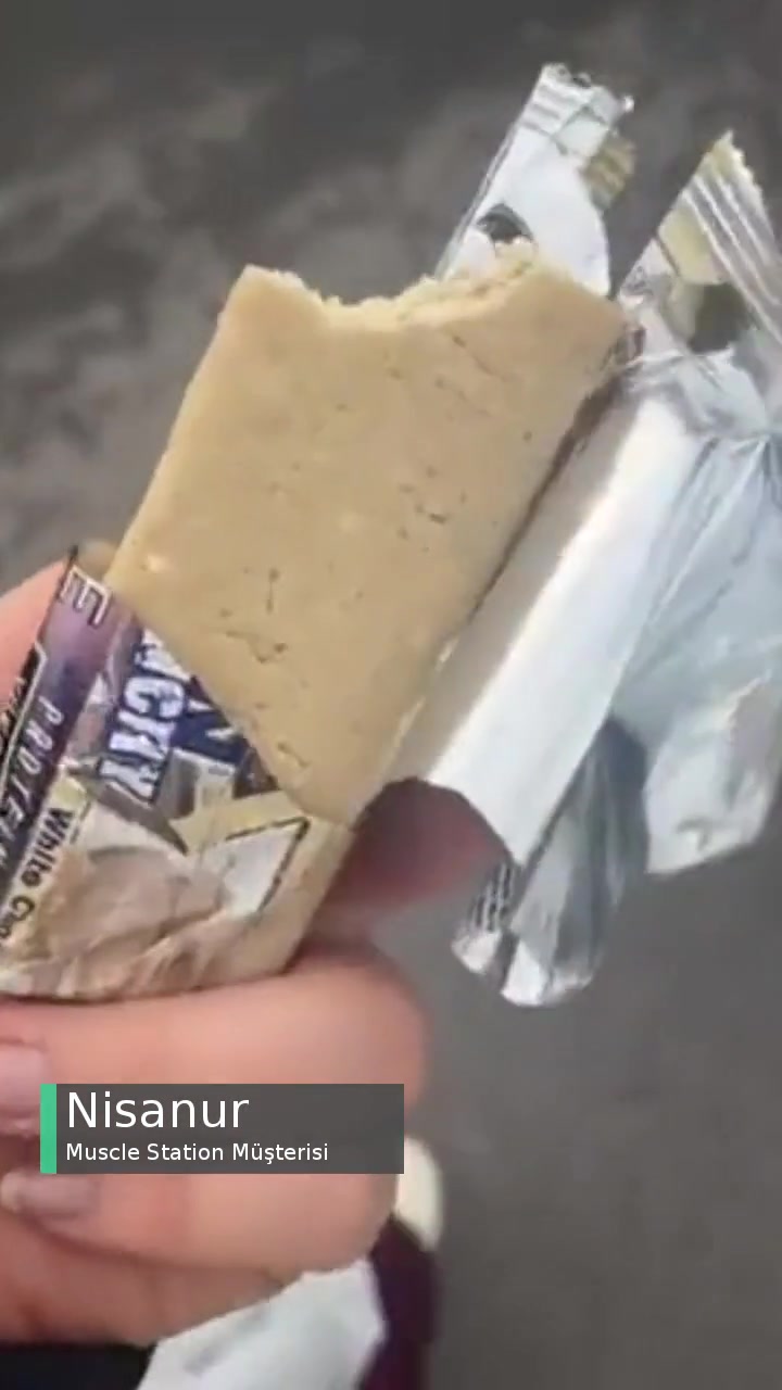 Muscle Station Protein Crunchy'de Yaşamış Olduğum Acı Korkunç Tat! videonun kapak resmi