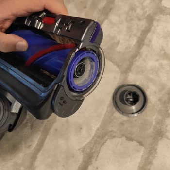 Dyson Anti-Tangle Halı Başlığında Temizlik Sırasında Karşılaşılan Çıkmama Sorunu Ve Garanti Dışı Mağduriyet