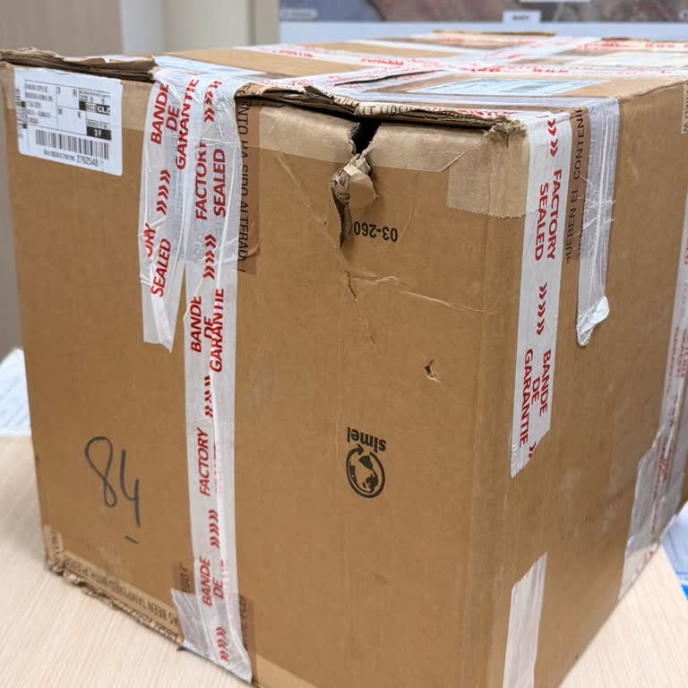 Ezilmiş Kargo Ve İlgisiz Şube Nedeniyle Yaşanan Mağduriyet