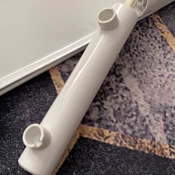 Creavit Klozet Kapaklarının Menteşe Parçaları Kırıldı, Yedek Parça Bulunamıyor